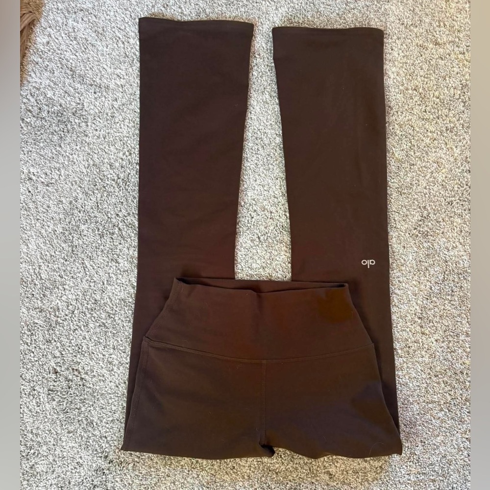 ALO Yoga Women's Black Boot Cut Flare Pants Size Small So Cute - Picture 3 of 5
